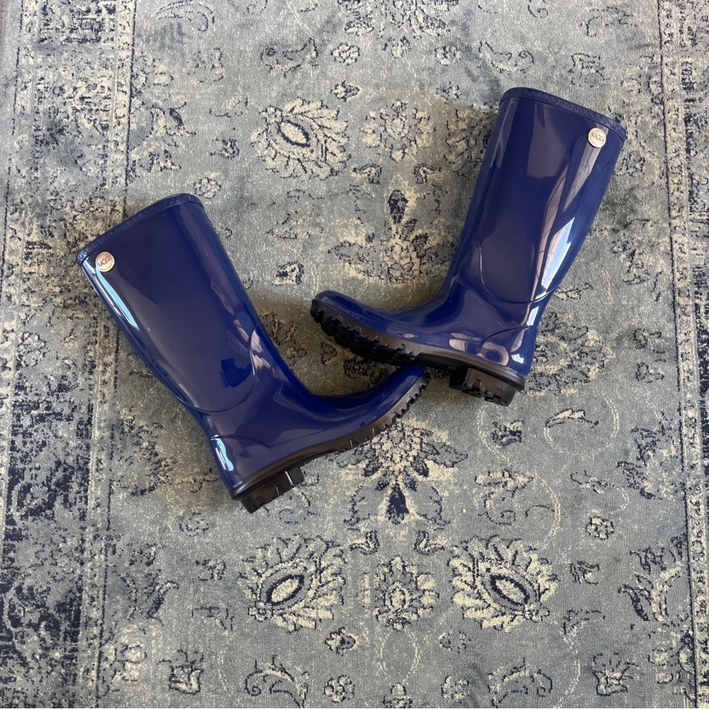 Brand New Shaye UGG Rain Boots Size 7